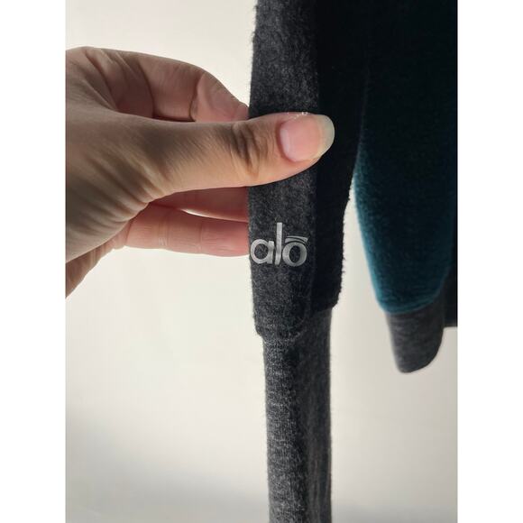 Alo Yoga Deck Long Sleeve Top Teal Gray Size Medium Crewneck Sweatshirt - Picture 4 of 4